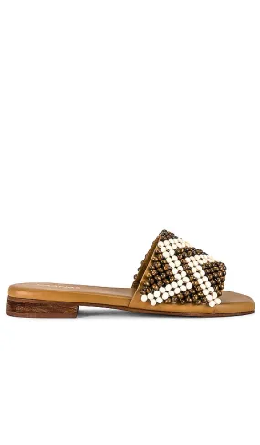 Kaanas Alama Slide in Tan
